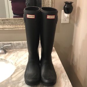 Black matte Hunter Tall Boots size 9 women’s.